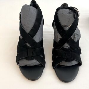 New Banana Republic BR black velvet dress shoes sandals party women’s size 9